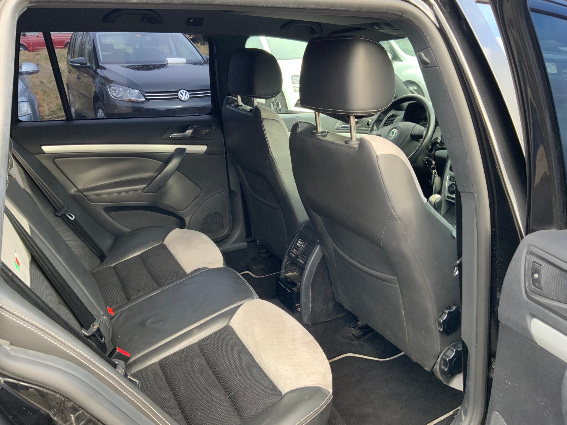 SKODA Octavia 2.0 TFSI RS-image-11