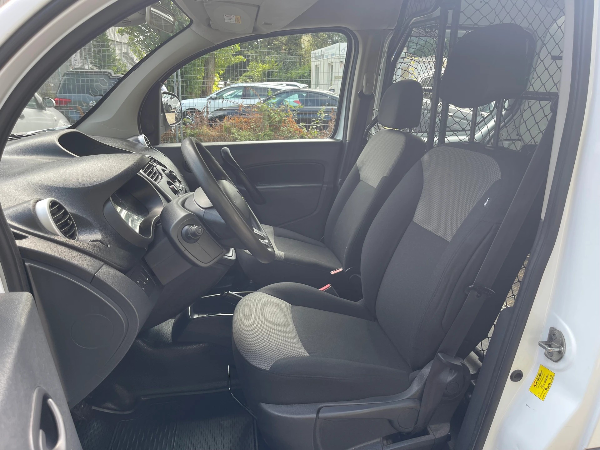 RENAULT Kangoo Maxi dCi 90 ENERGY Business 2 Pl./2 pl. * Klimaanlage * Tempomat * PDC H * Airbag * Nutzlast 768Kg * Frisch Ab MFK-image-2