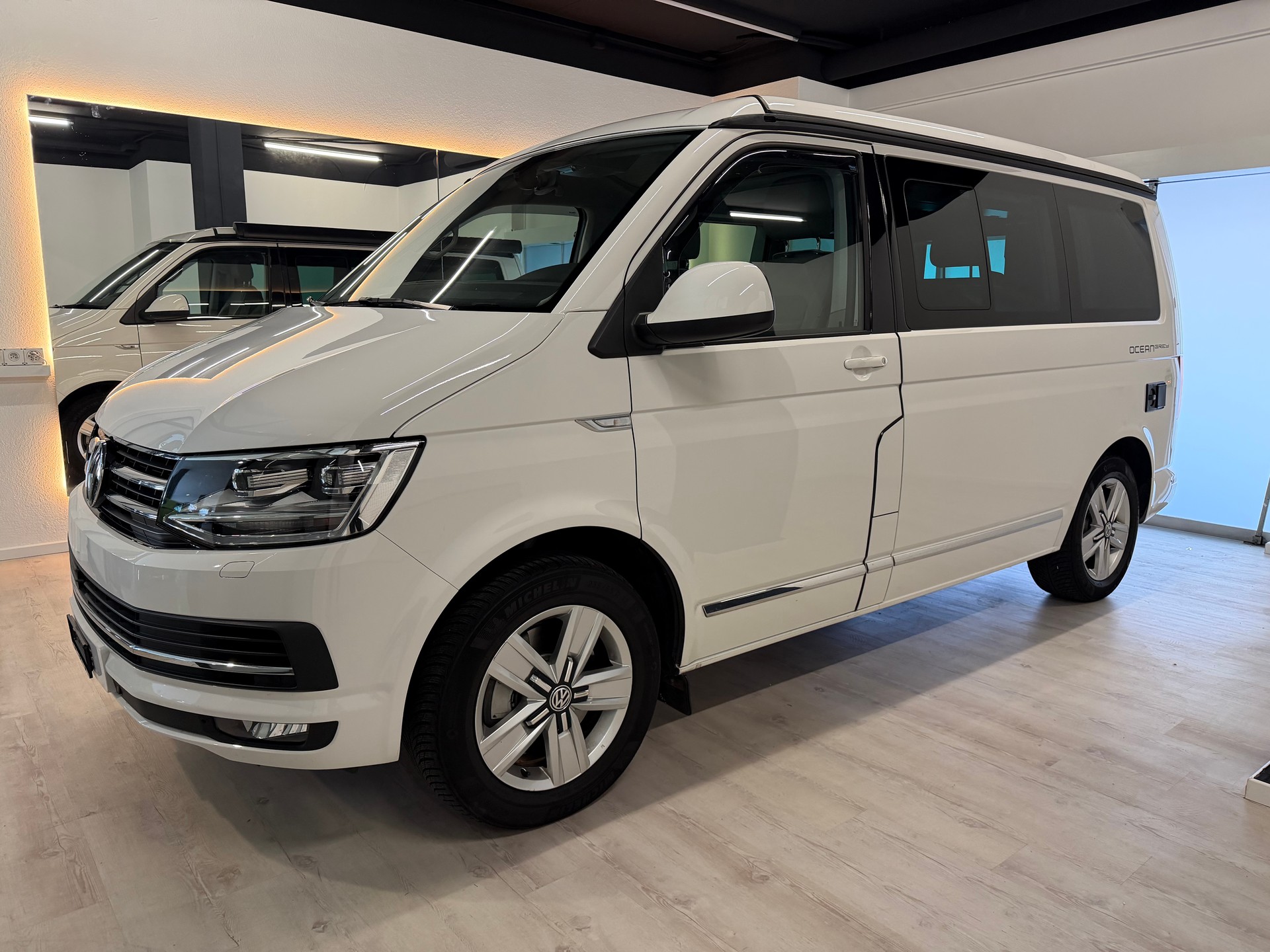 VW T6 California 2.0 TDI Ocean GREY 4Motion DSG-showroom-element-3