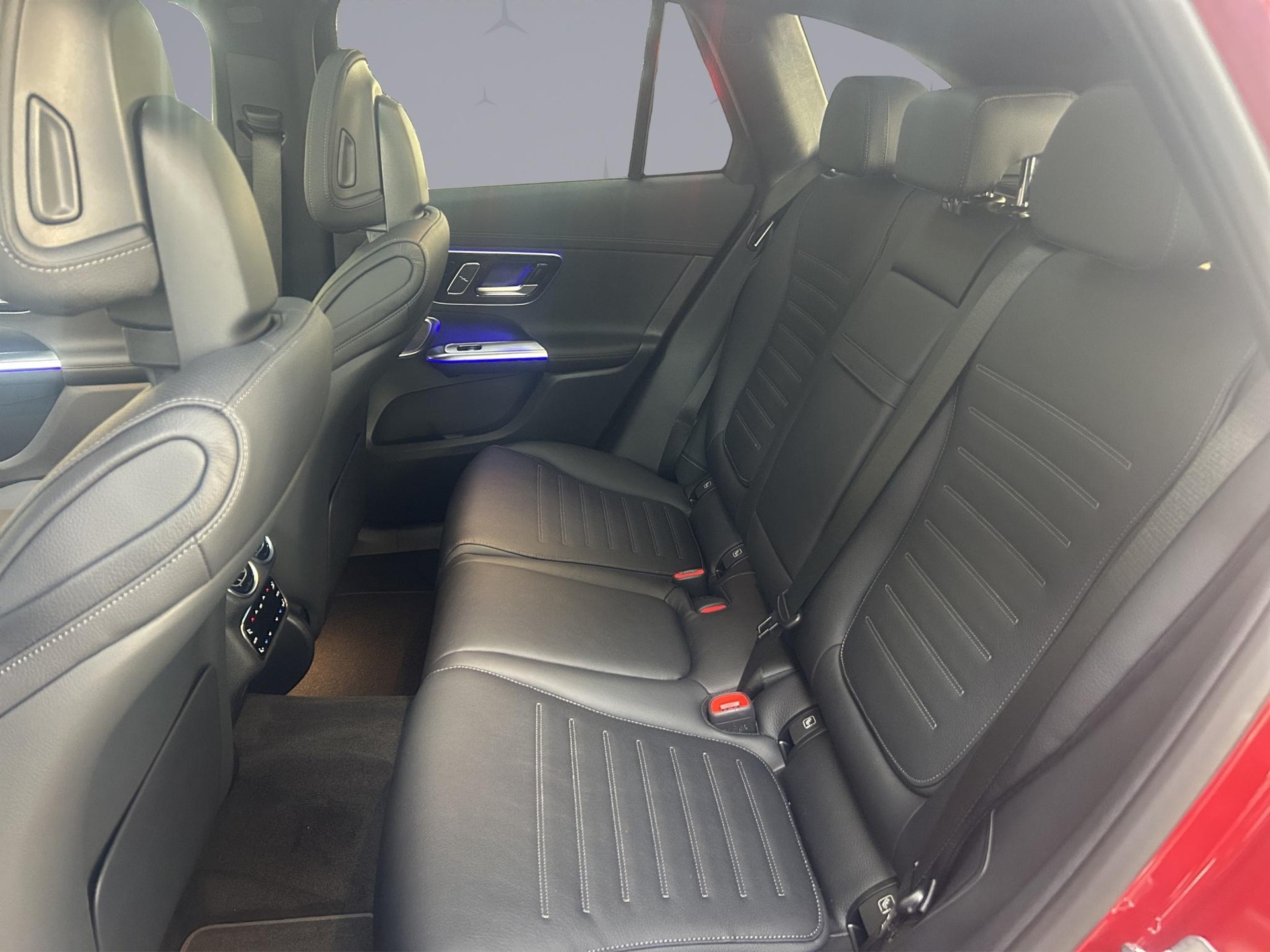MERCEDES-BENZ GLC 400 e EQ Star AMG Line 4matic-image-10