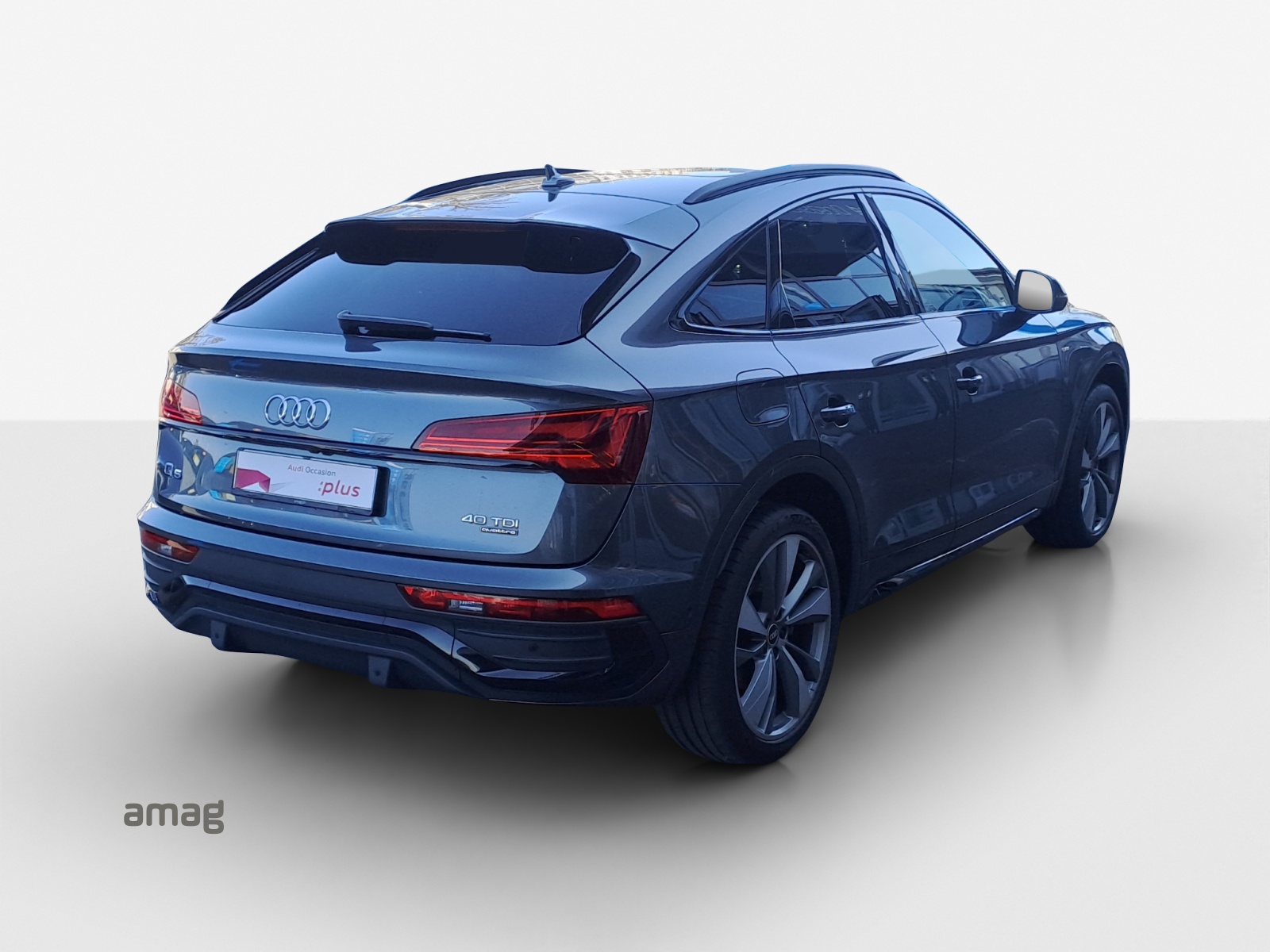 AUDI Q5 Sportback 40 TDI Blackedition quattro S-tronic-image-4