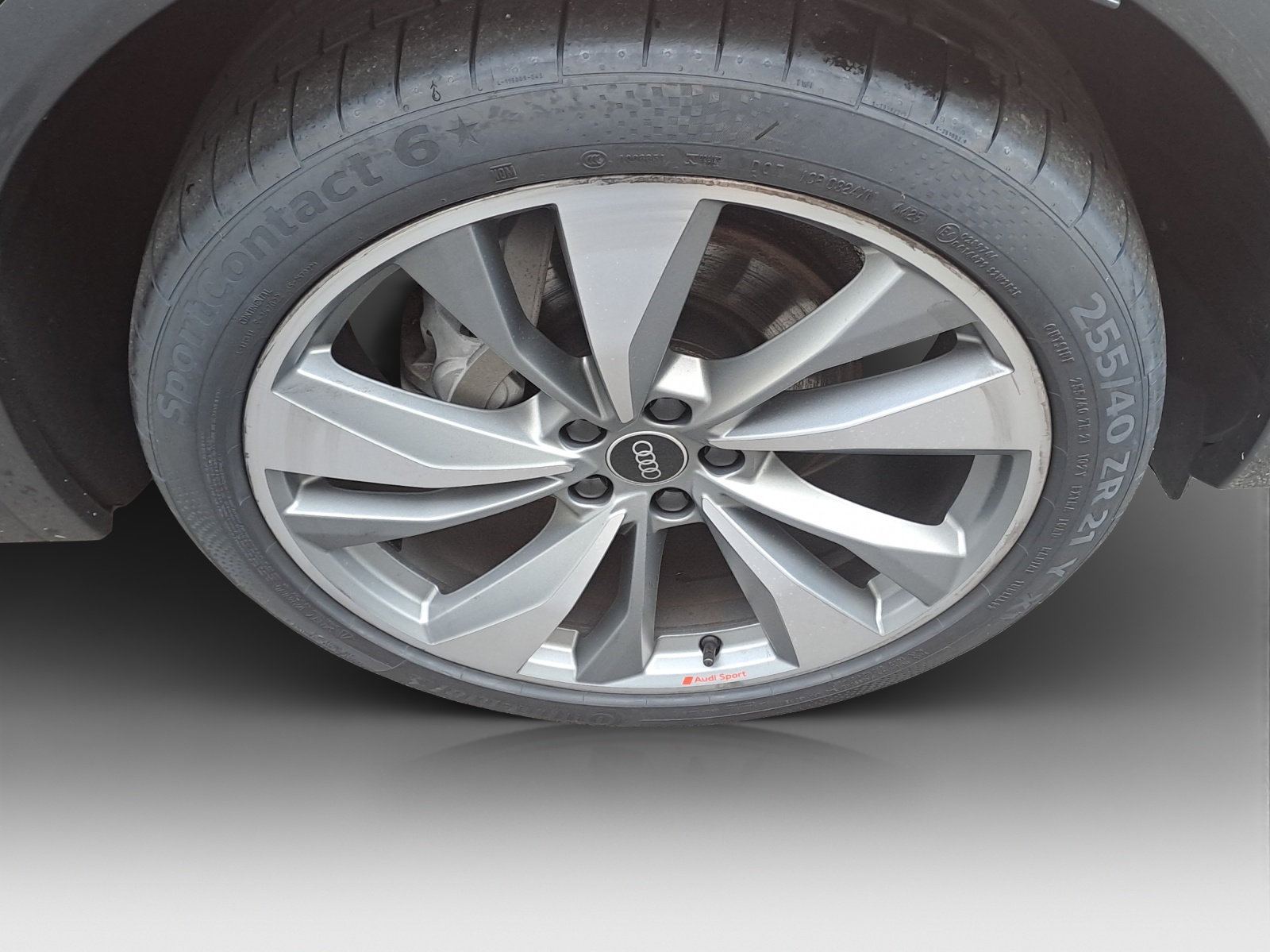 AUDI Q5 Sportback 40 TDI Blackedition quattro S-tronic-image-14