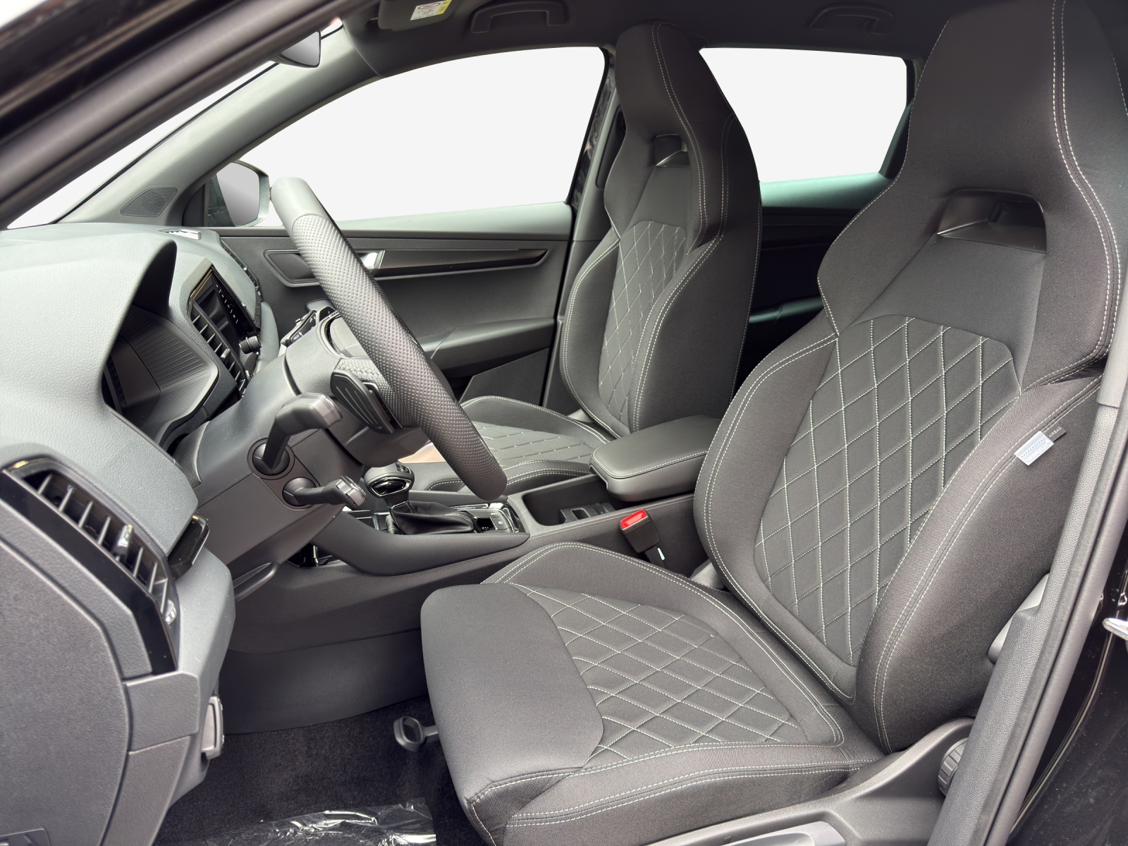 SKODA Karoq 2.0 TSI SportLine 4x4 DSG-image-7