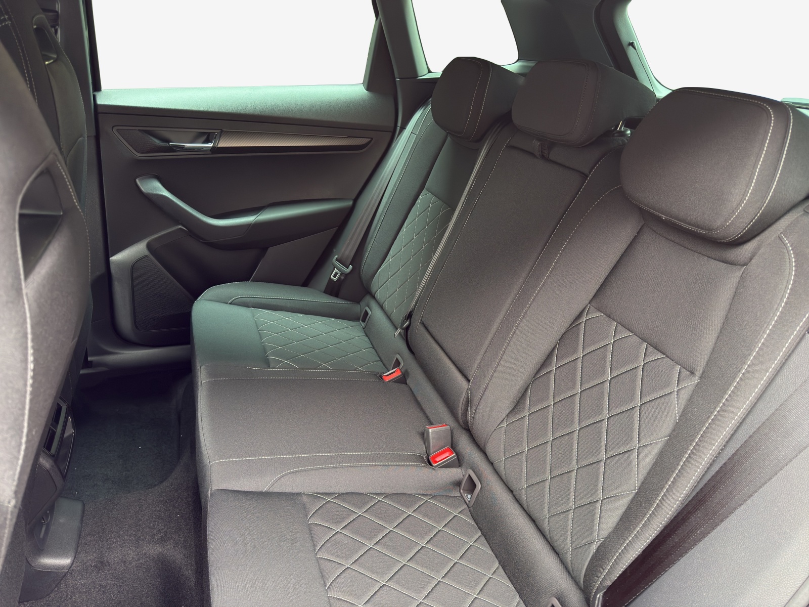 SKODA Karoq 2.0 TSI SportLine 4x4 DSG-image-11