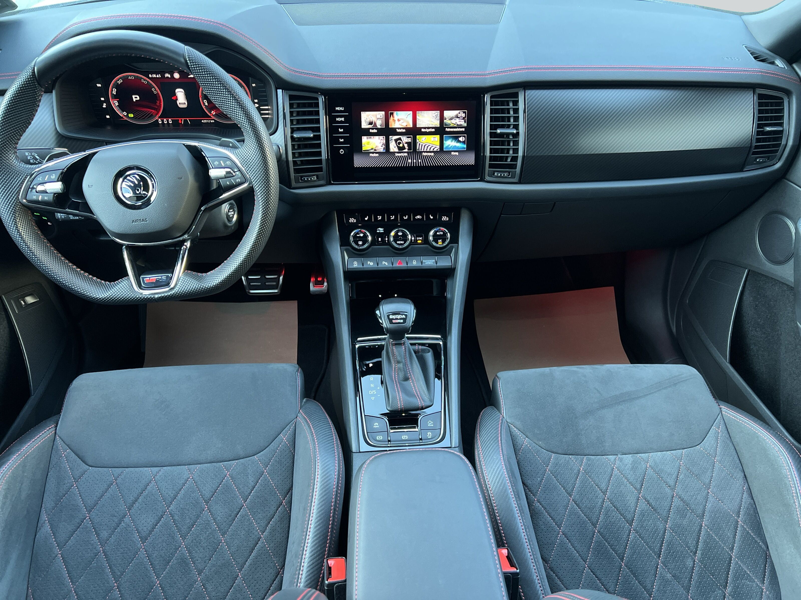 SKODA Kodiaq 2.0 TSI 4x4 RS-image-12