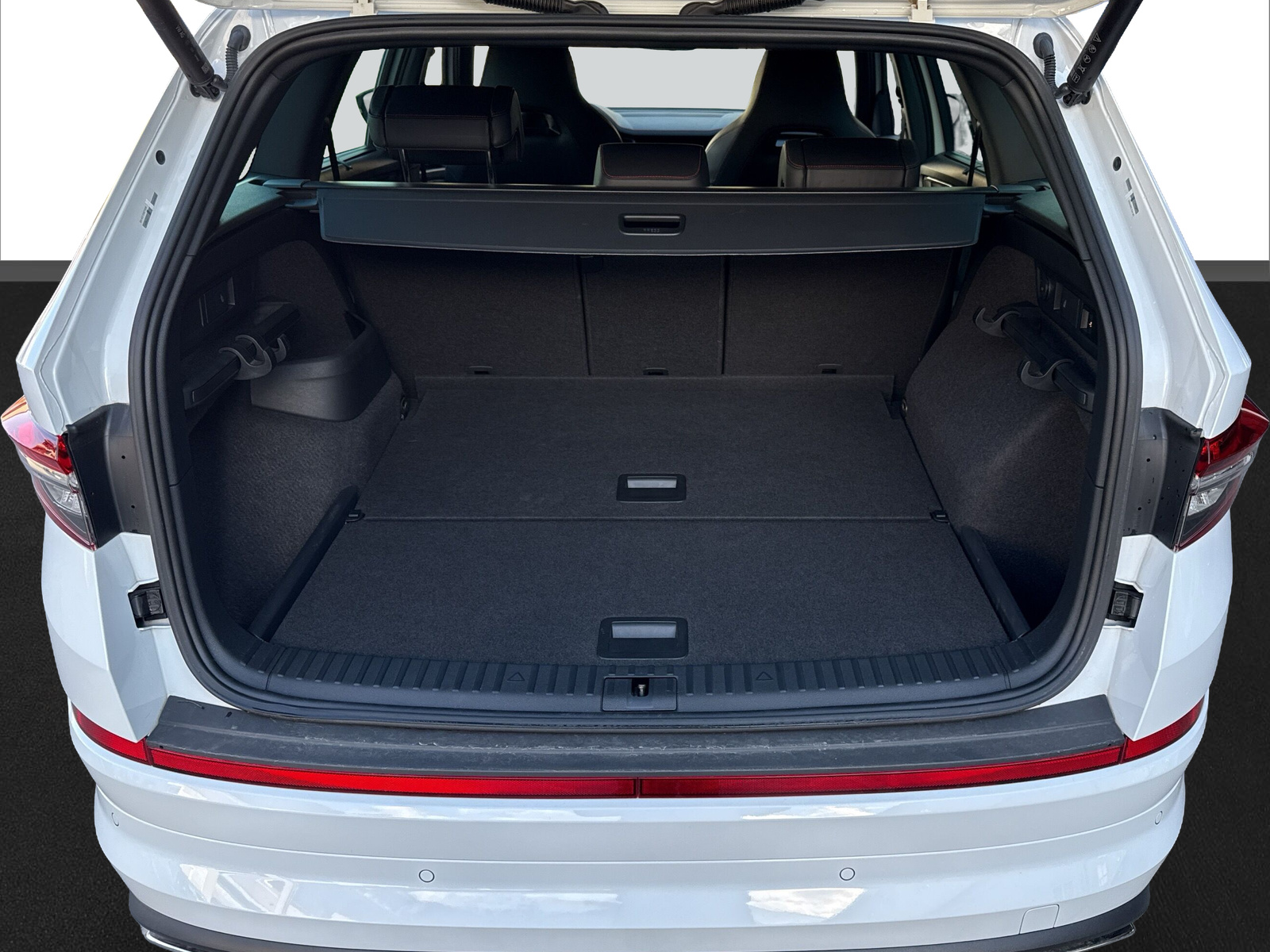 SKODA Kodiaq 2.0 TSI 4x4 RS-image-17