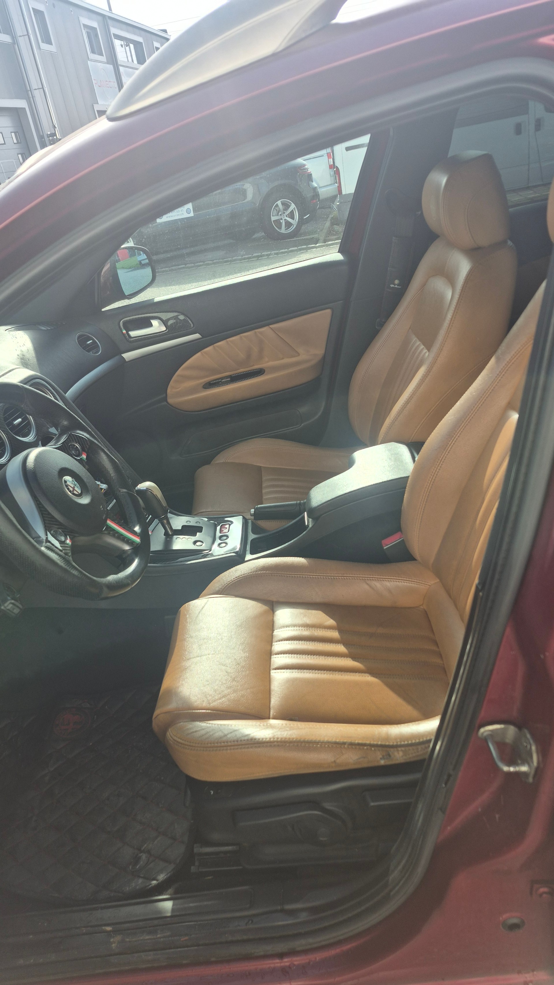 ALFA ROMEO 159 Sportwagon 2.4 JTD Distinctive Q-Tronic-image-8
