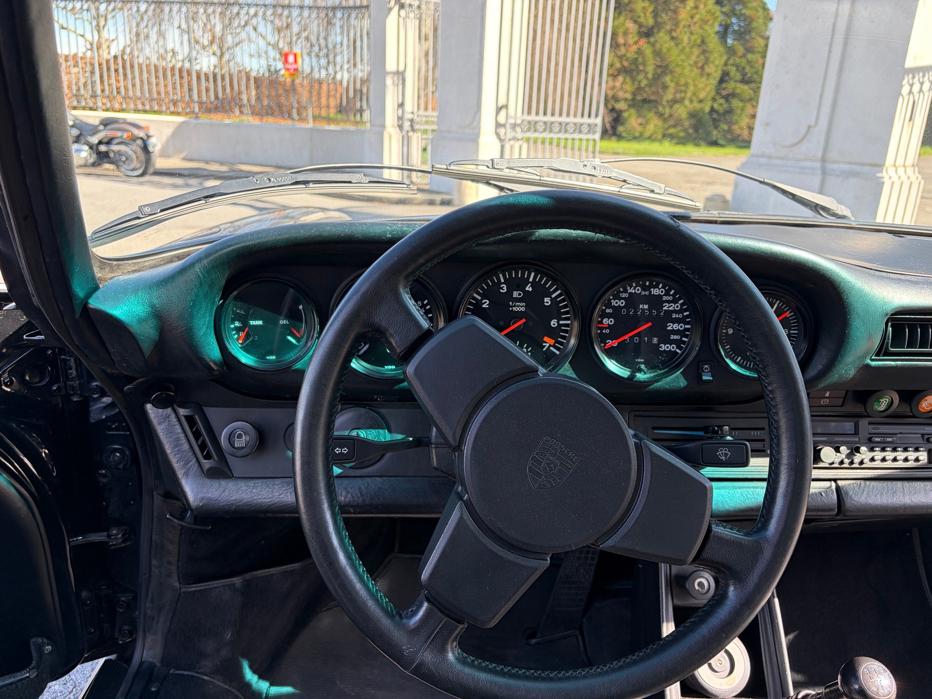 PORSCHE 930 Turbo-image-6