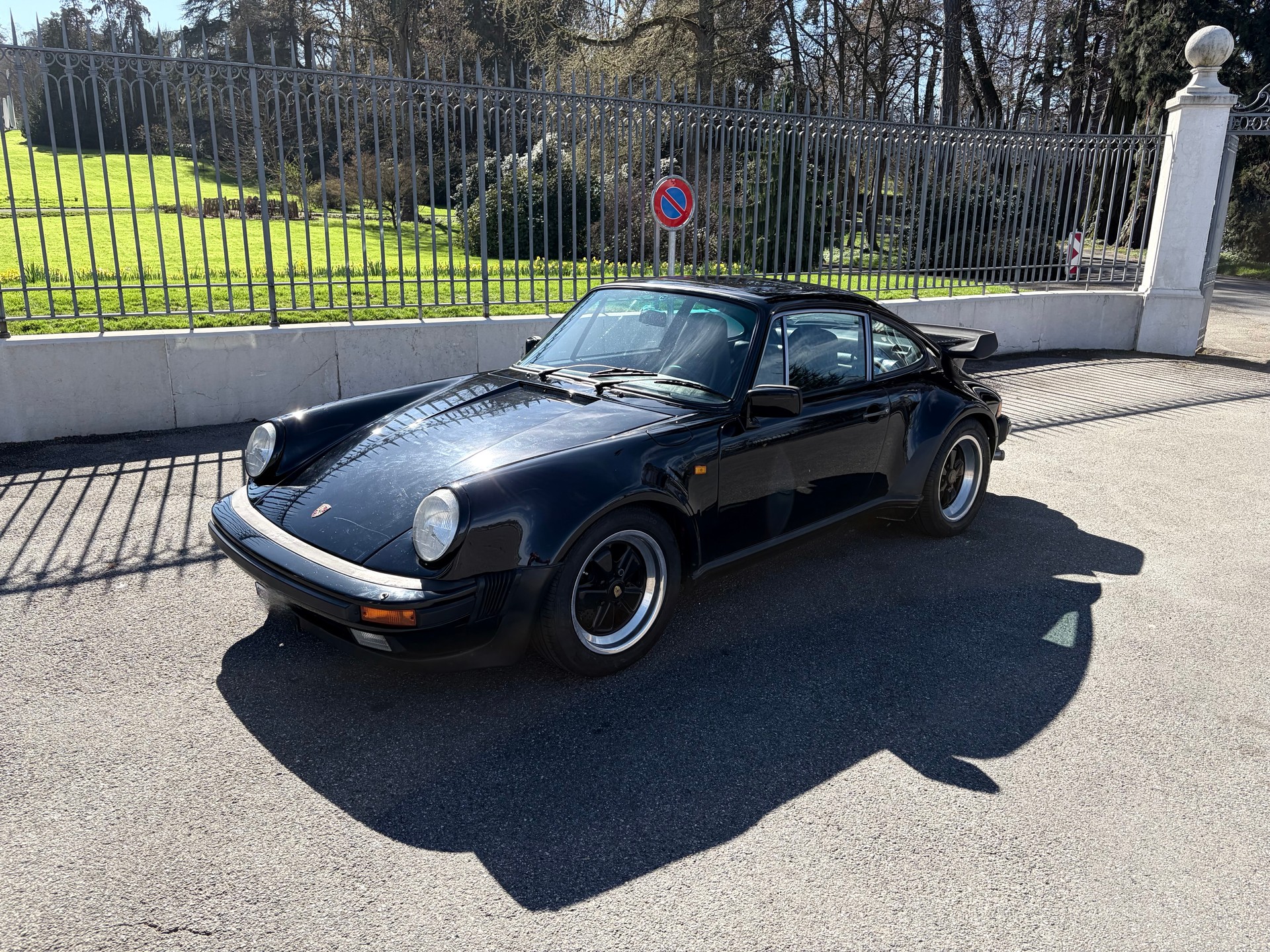 PORSCHE 930 Turbo-image-0
