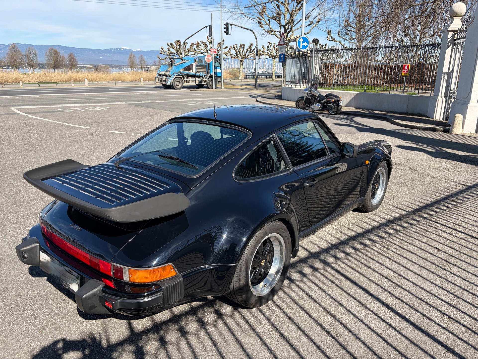 PORSCHE 930 Turbo-image-3
