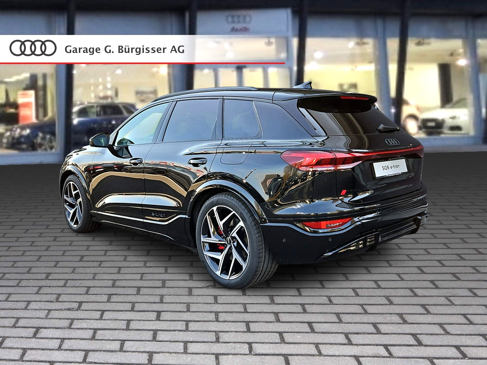 AUDI SQ6 e-tron quattro Mythosschwarz Metallic-showroom-element-3
