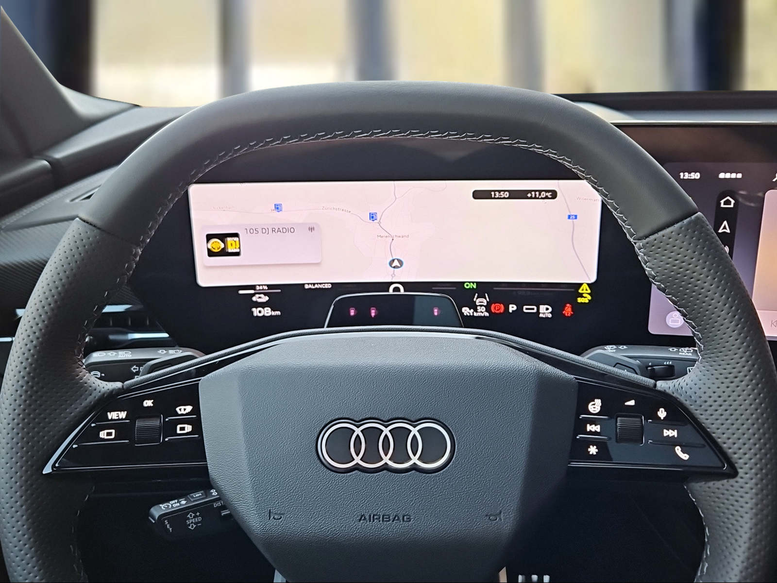 AUDI SQ6 e-tron quattro Mythosschwarz Metallic-image-10