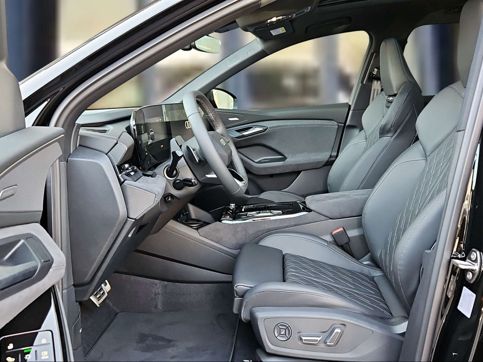 AUDI SQ6 e-tron quattro Mythosschwarz Metallic-image-8