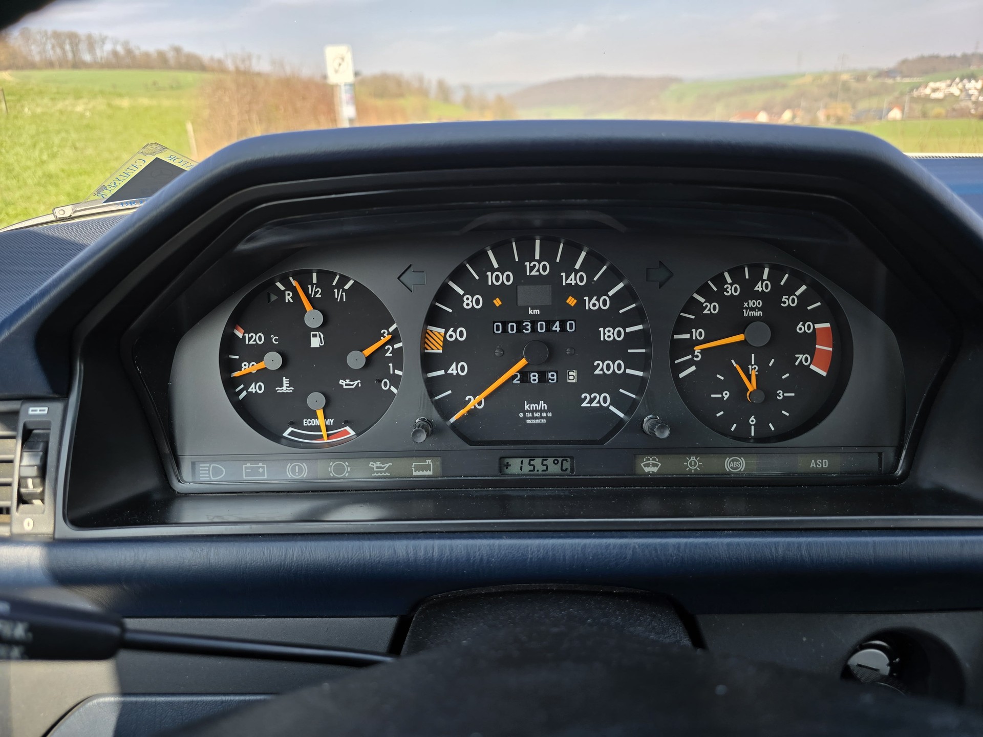 MERCEDES-BENZ 230-image-11