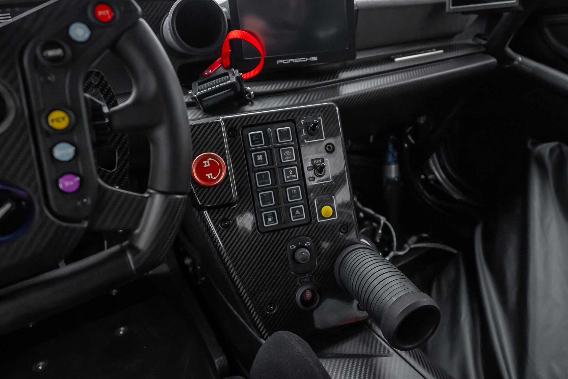PORSCHE GT3 R Rennsport 1 of 77-image-9