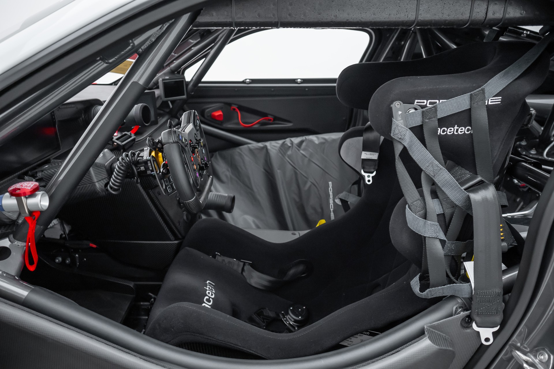 PORSCHE GT3 R Rennsport 1 of 77-image-6