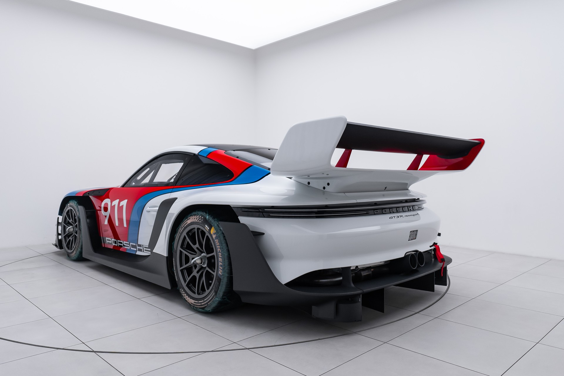 PORSCHE GT3 R Rennsport 1 of 77-image-2