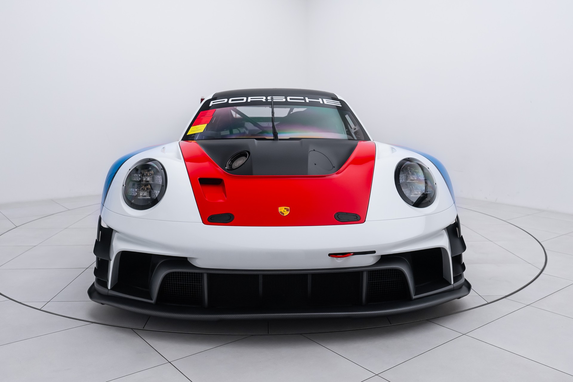 PORSCHE GT3 R Rennsport 1 of 77-image-3