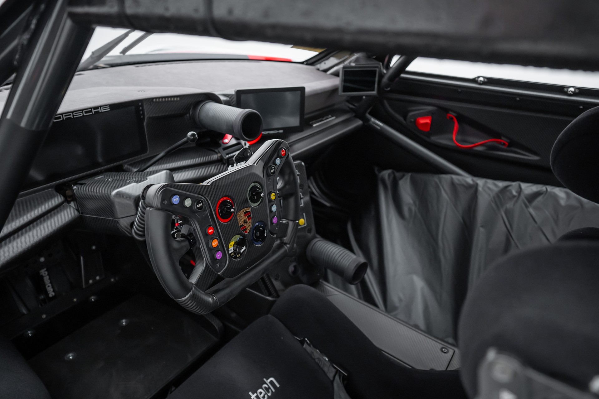PORSCHE GT3 R Rennsport 1 of 77-image-5