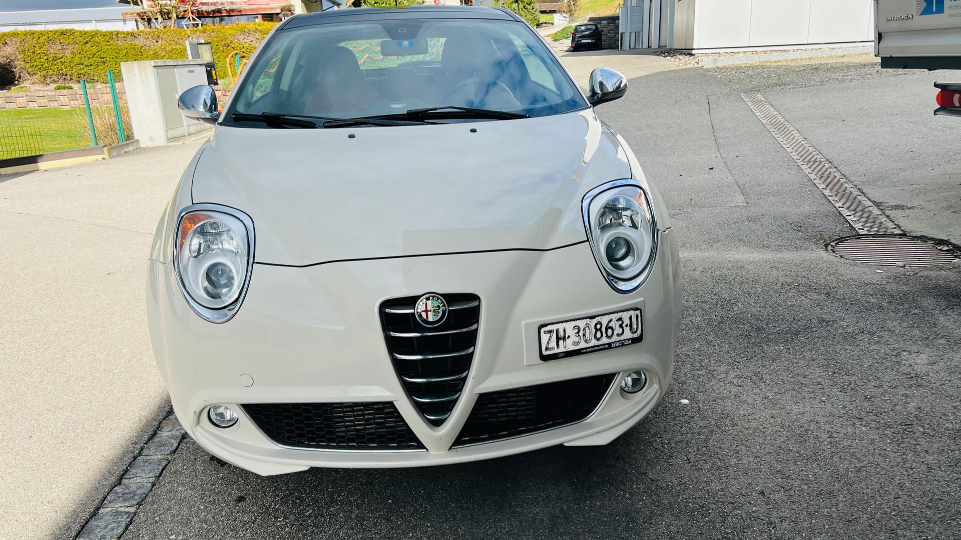 ALFA ROMEO MiTo 0.9 TwinAir Turbo Distinctive-image-1