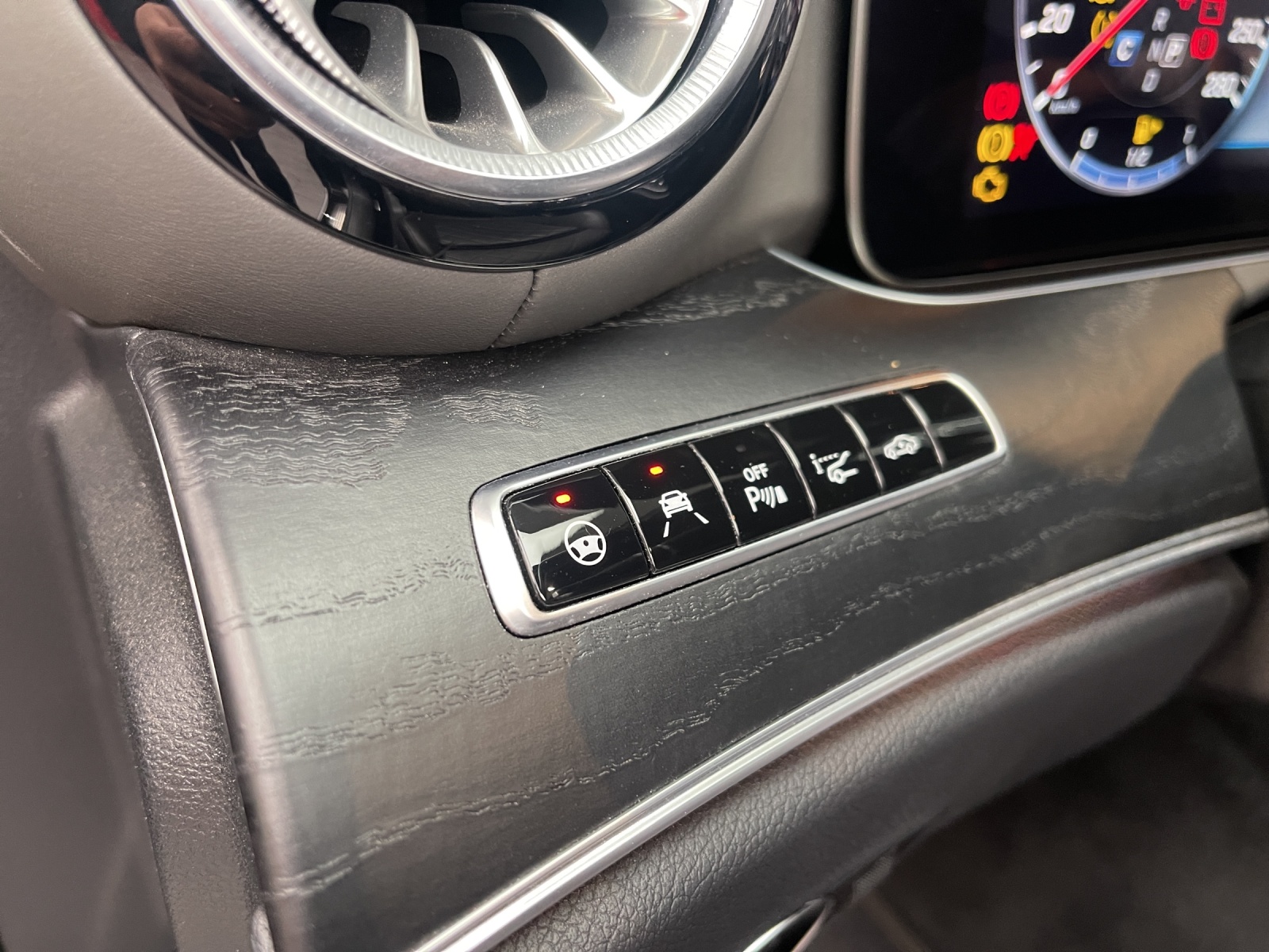 MERCEDES-BENZ E 53 AMG 4 Matic+-image-14