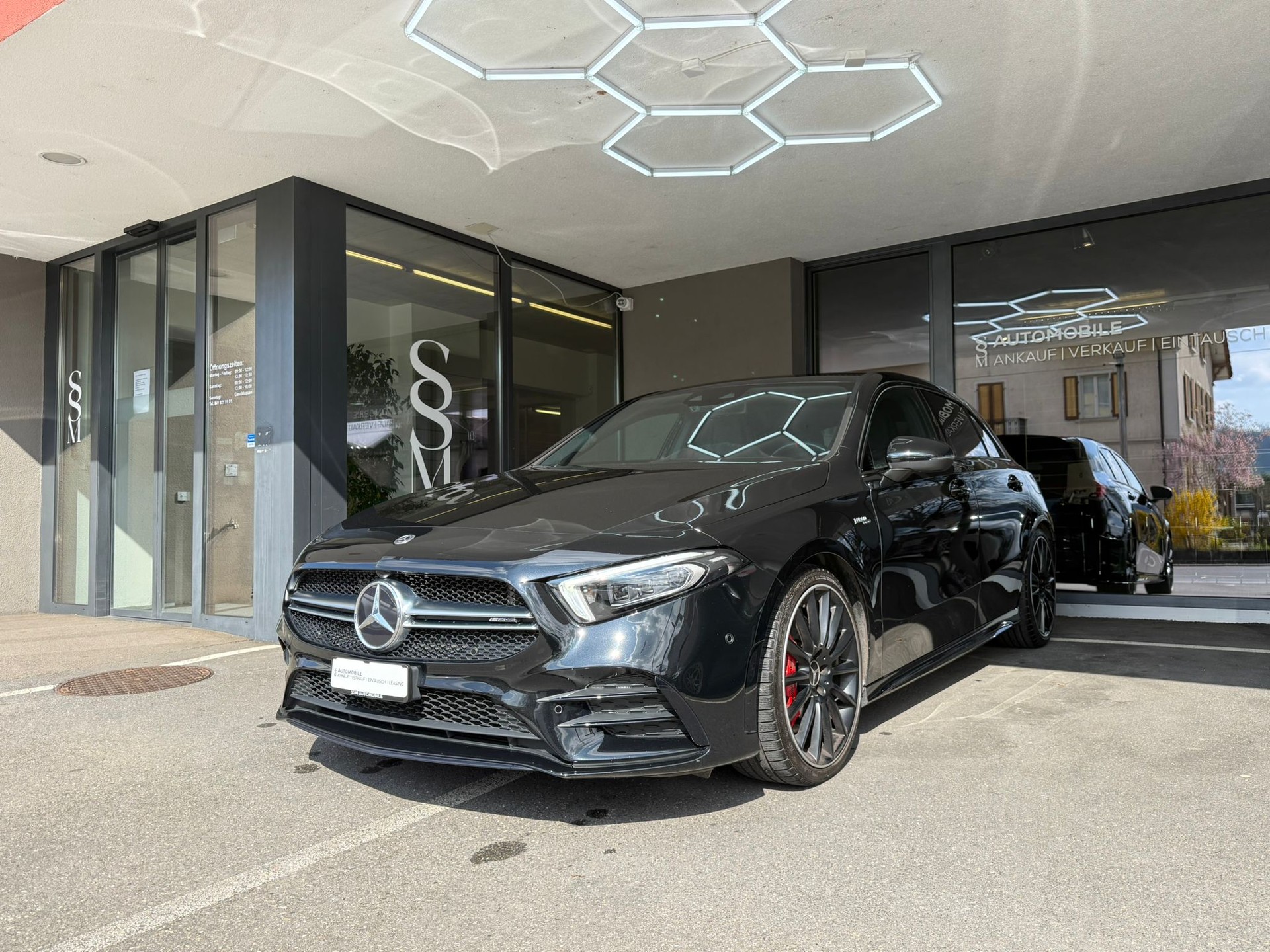 MERCEDES-BENZ A 35 AMG 4Matic Speedshift *CH-Fahrzeug* *Burmester* *AMG Lenkrad Tasten*