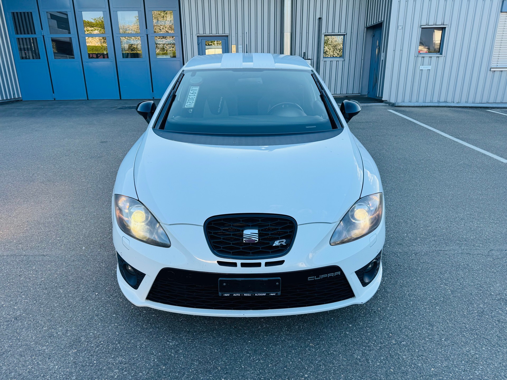 SEAT Leon 2.0 TSI Cupra R310 World Champion Edition-image-8