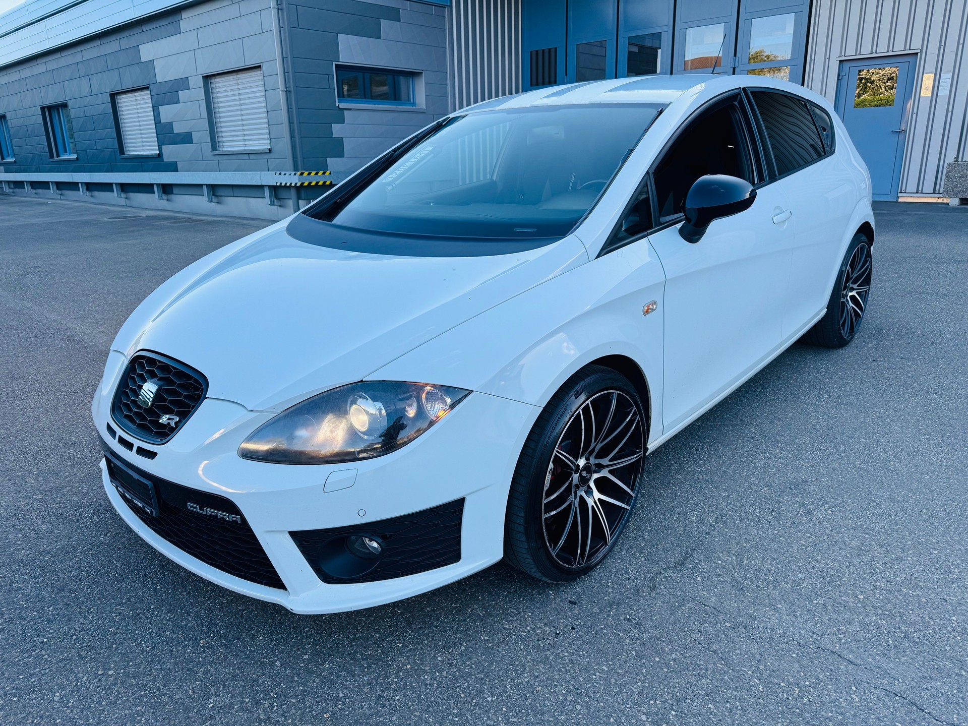 SEAT Leon 2.0 TSI Cupra R310 World Champion Edition-image-0