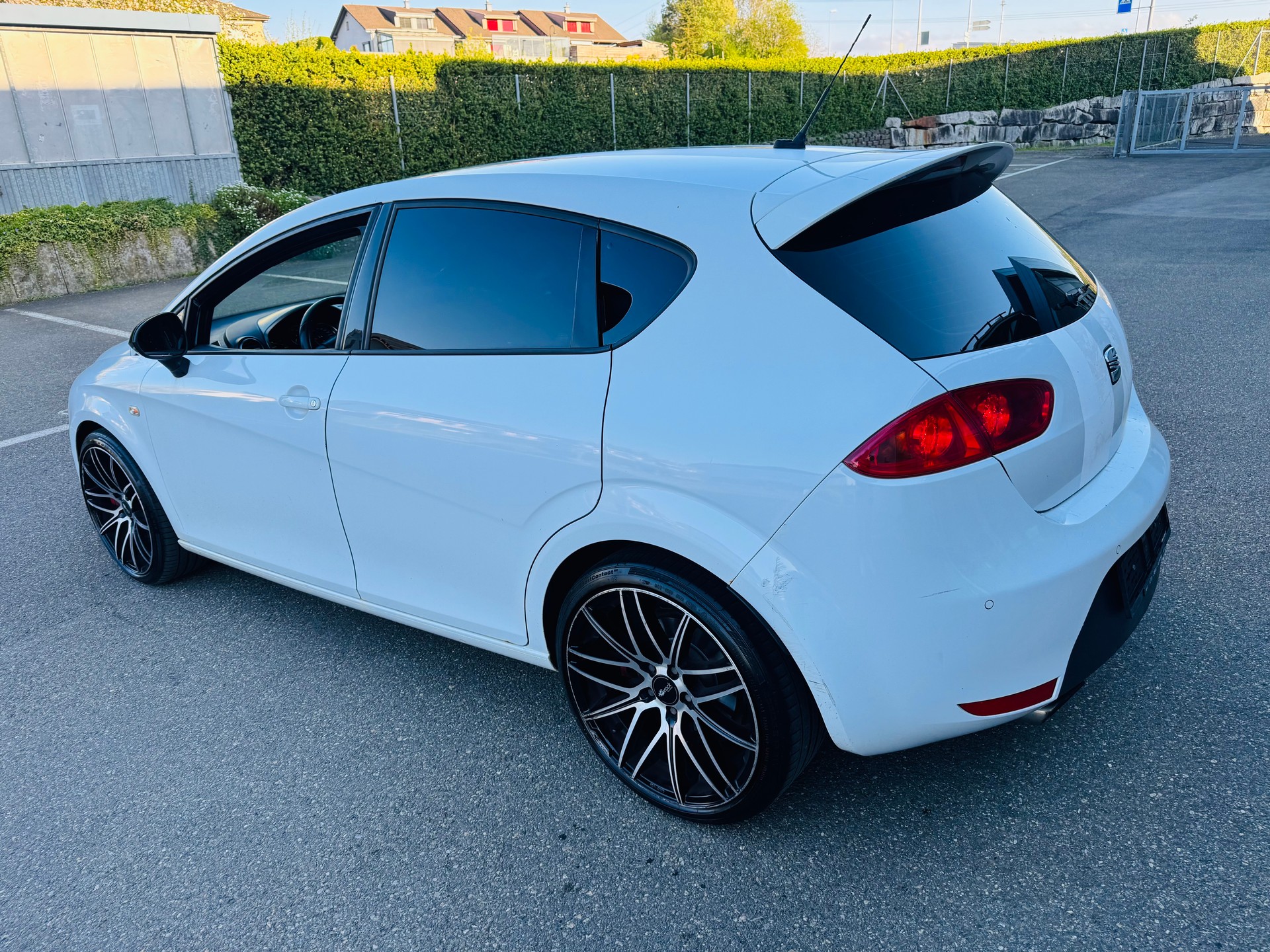 SEAT Leon 2.0 TSI Cupra R310 World Champion Edition-image-3