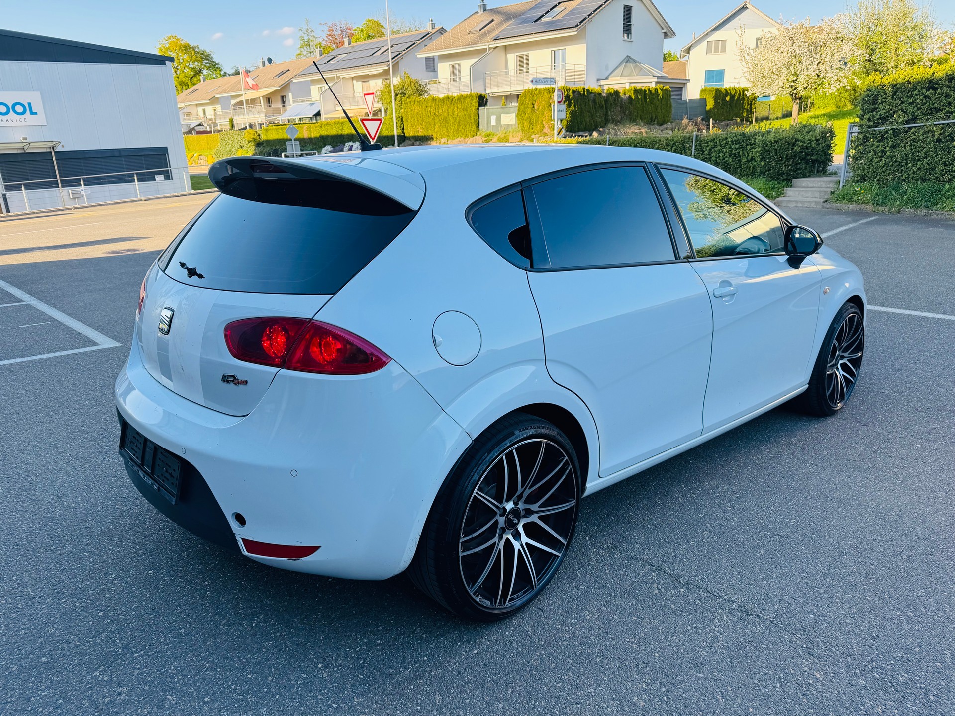 SEAT Leon 2.0 TSI Cupra R310 World Champion Edition-image-5