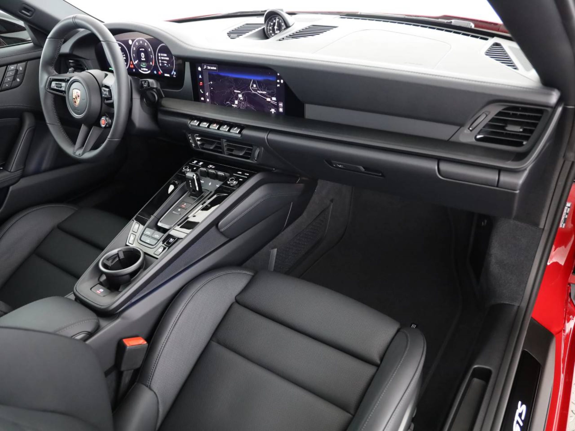 PORSCHE 911 Carrera 4 GTS Cabriolet-image-12