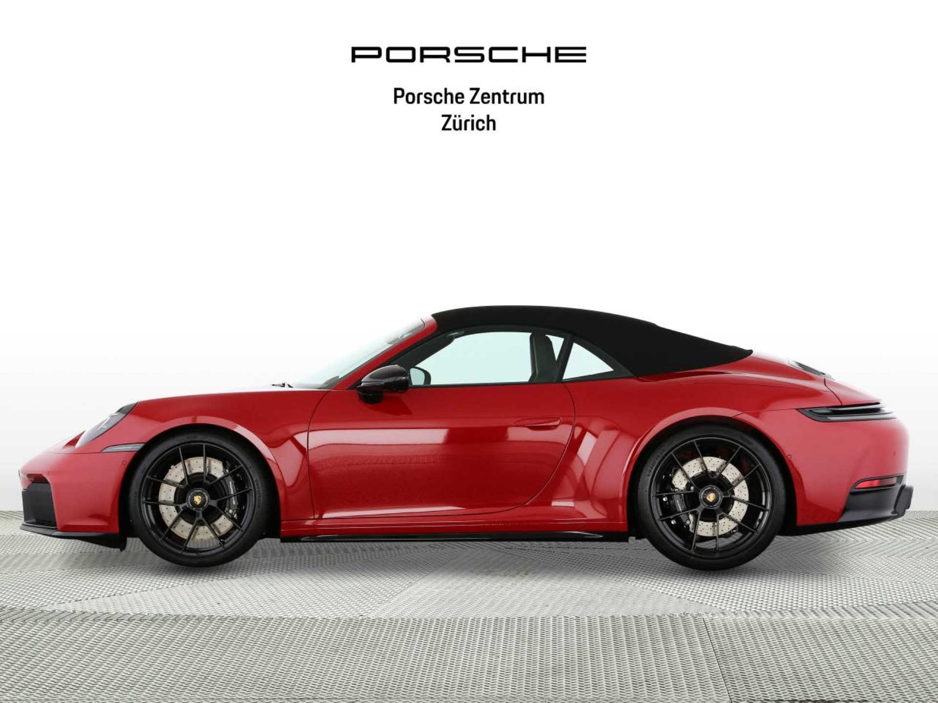 PORSCHE 911 Carrera 4 GTS Cabriolet-image-1