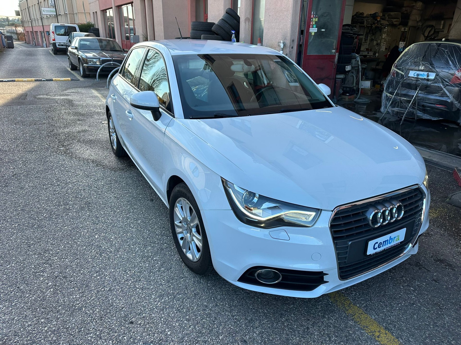 AUDI A1 Sportback 1.4 TFSI Ambition S-tronic-image-2