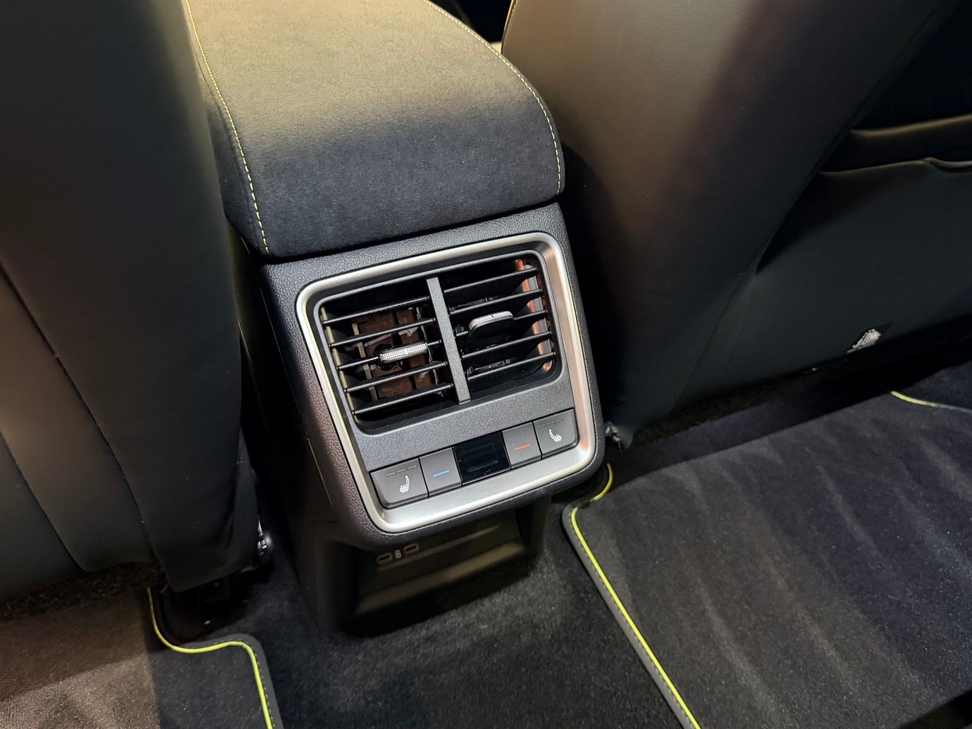 SKODA Elroq RS 4x4-image-19
