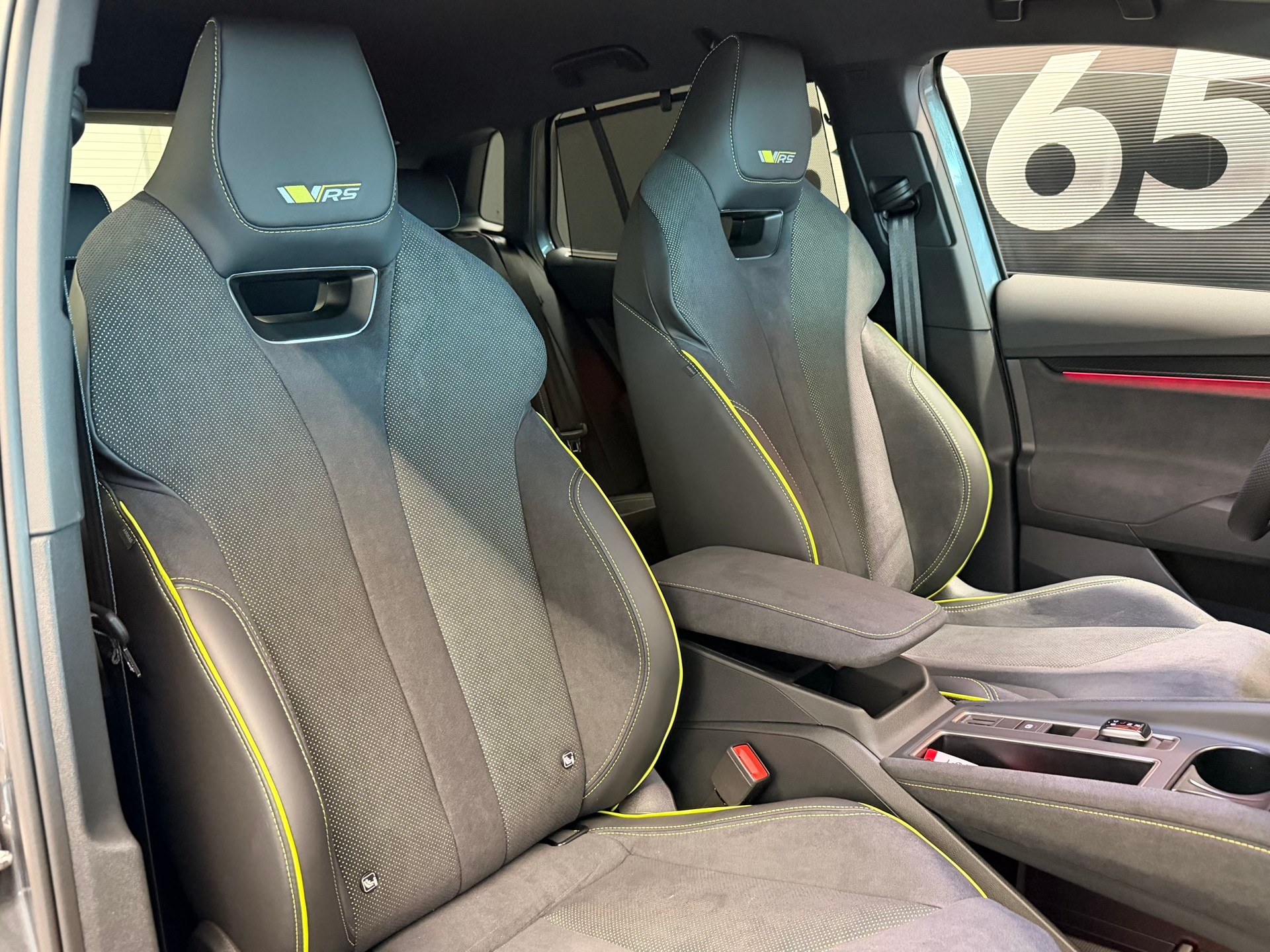 SKODA Elroq RS 4x4-image-24