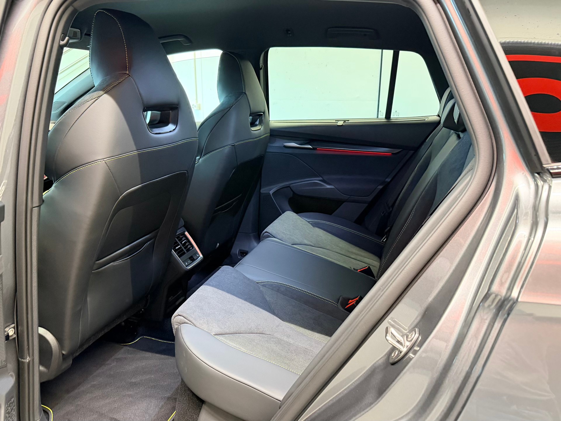 SKODA Elroq RS 4x4-image-17