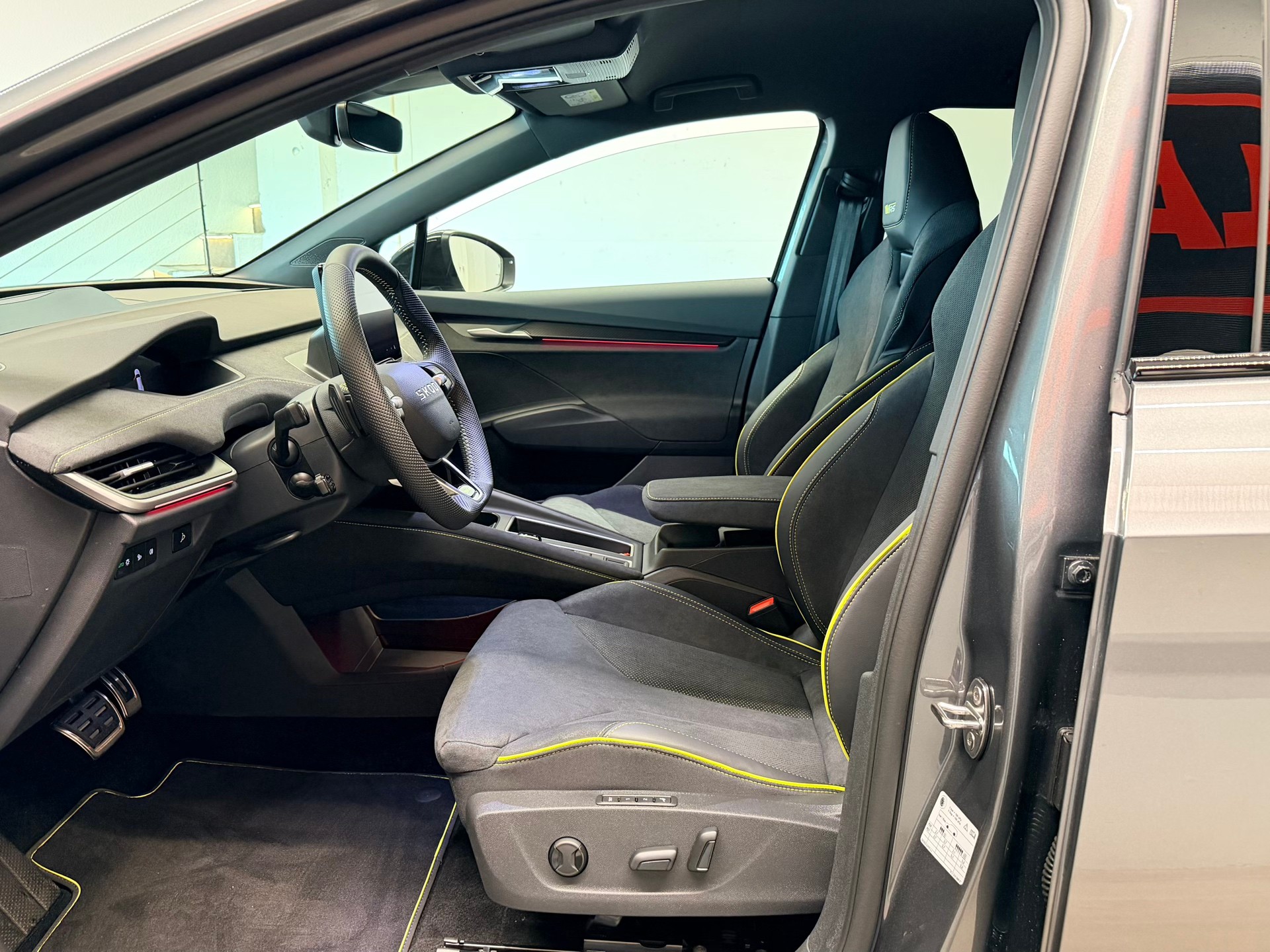 SKODA Elroq RS 4x4-image-15