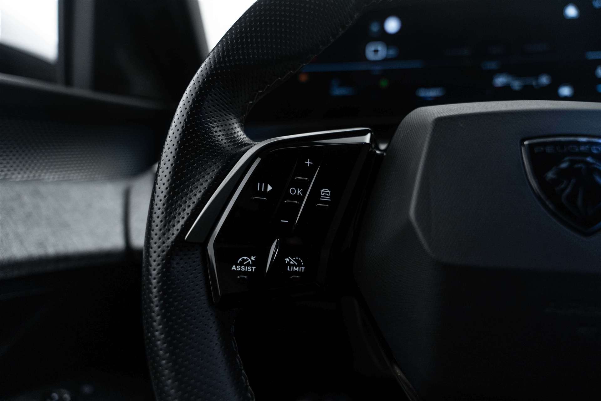 PEUGEOT 3008 136 e-DCS6 Hybrid GT-image-14