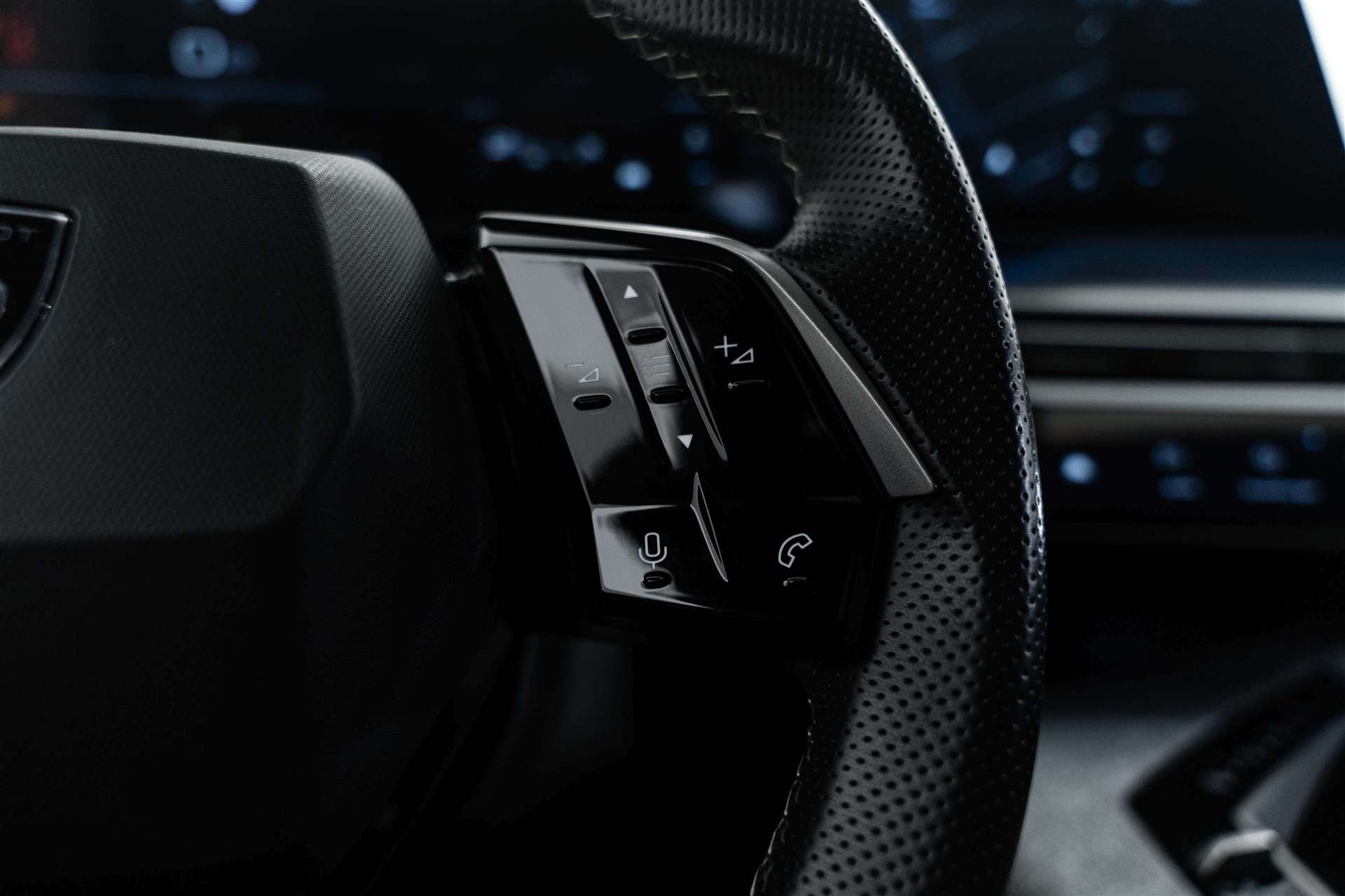 PEUGEOT 3008 136 e-DCS6 Hybrid GT-image-15
