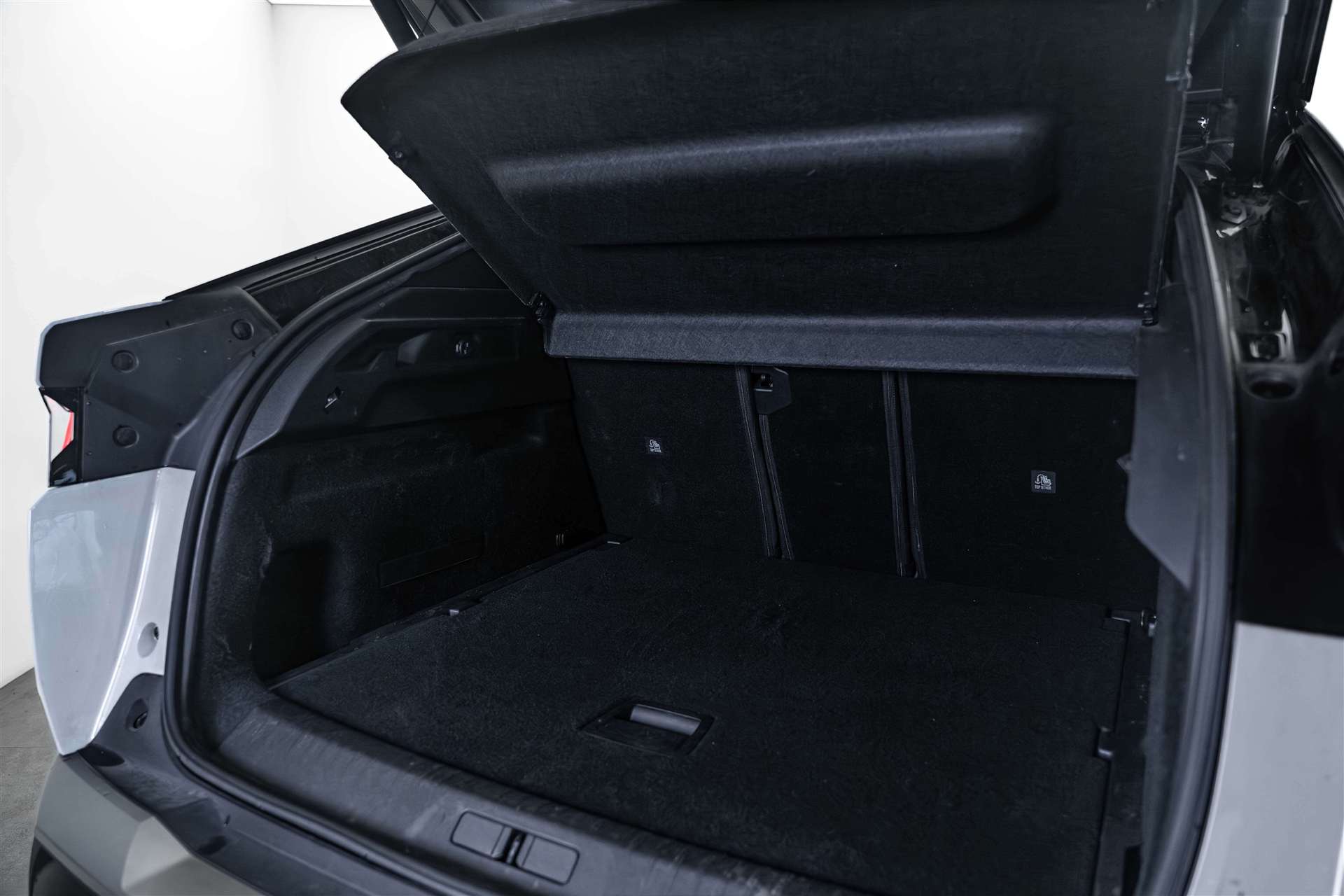 PEUGEOT 3008 136 e-DCS6 Hybrid GT-image-4