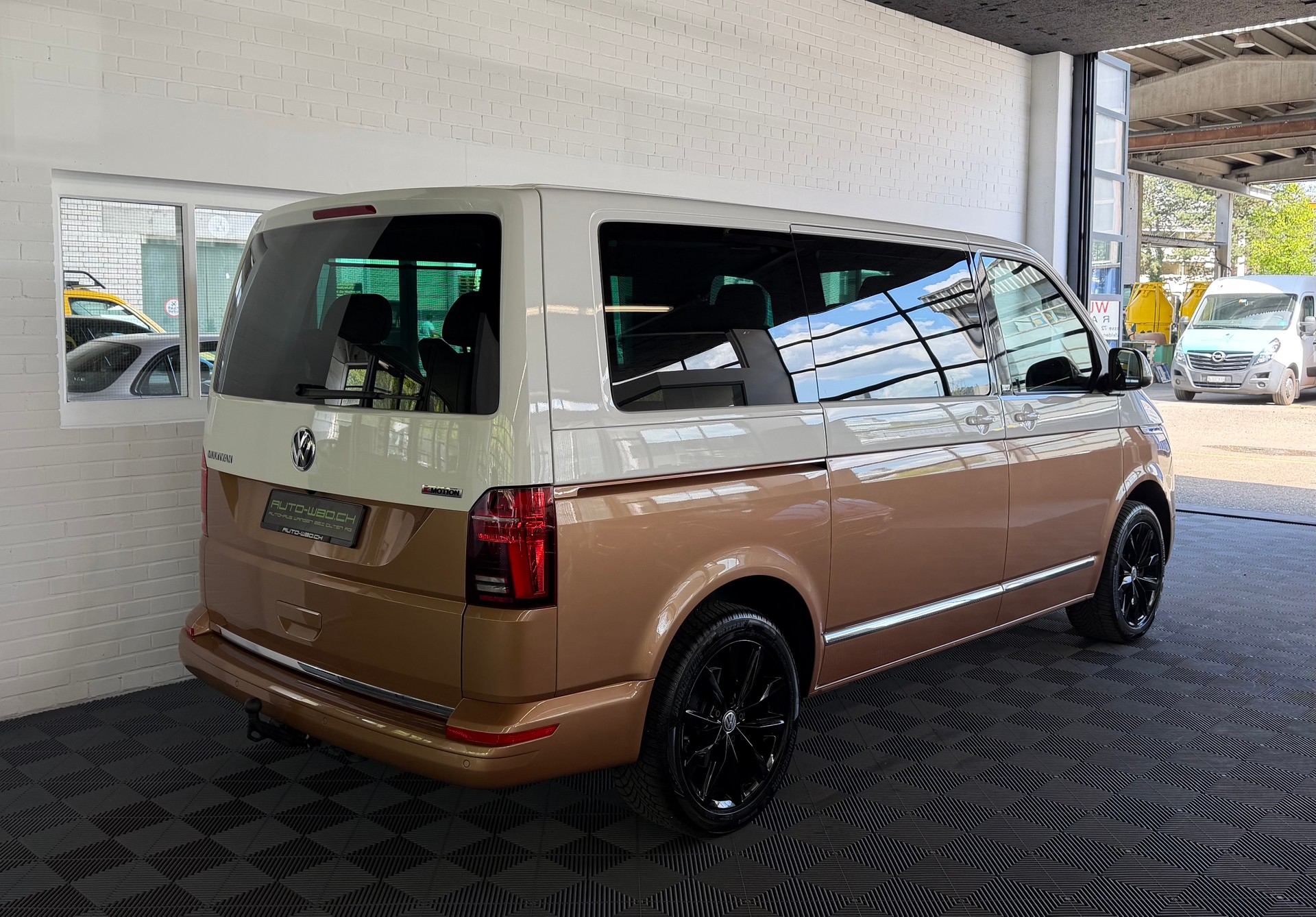 VW T6.1 Multivan 2.0 Bi-TDI 199 PS Liberty HIGHLINE GENERATION SIX Edition 4X4 4Motion DSG-image-2