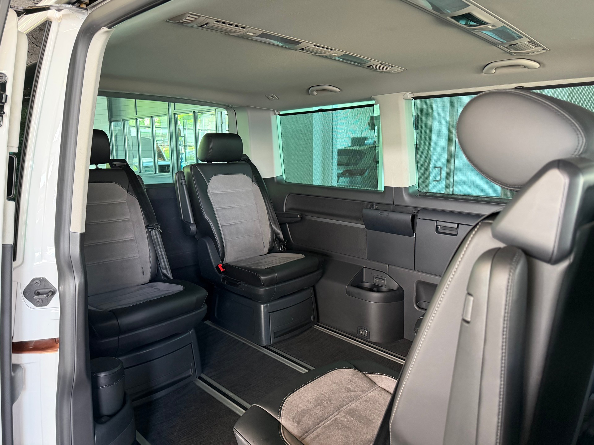 VW T6.1 Multivan 2.0 Bi-TDI 199 PS Liberty HIGHLINE GENERATION SIX Edition 4X4 4Motion DSG-image-11