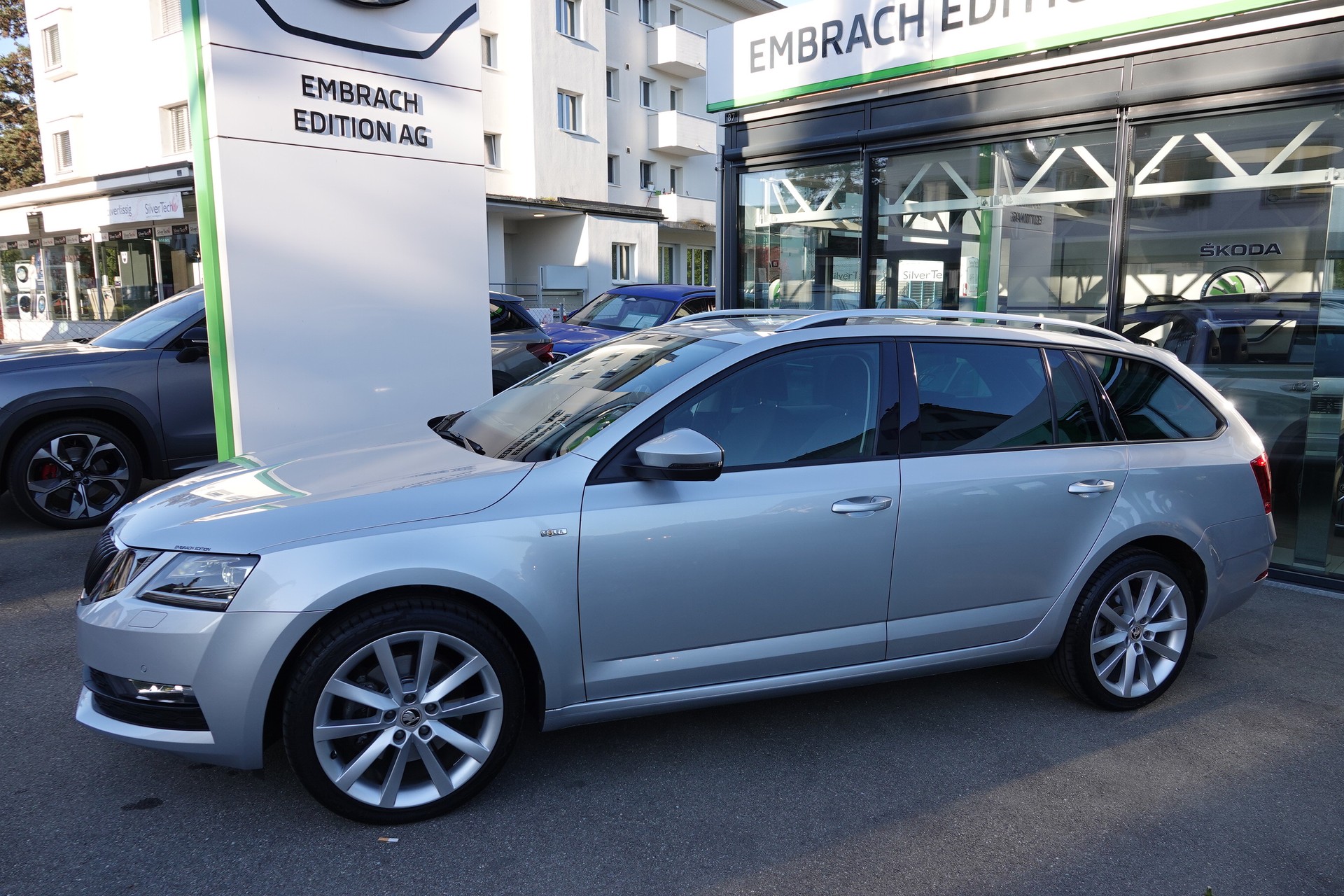 SKODA Octavia Combi 2.0 TSI Soleil 4x4 DSG-image-3