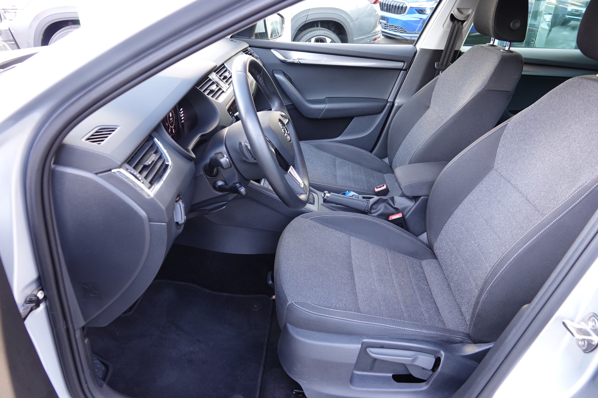 SKODA Octavia Combi 2.0 TSI Soleil 4x4 DSG-image-15