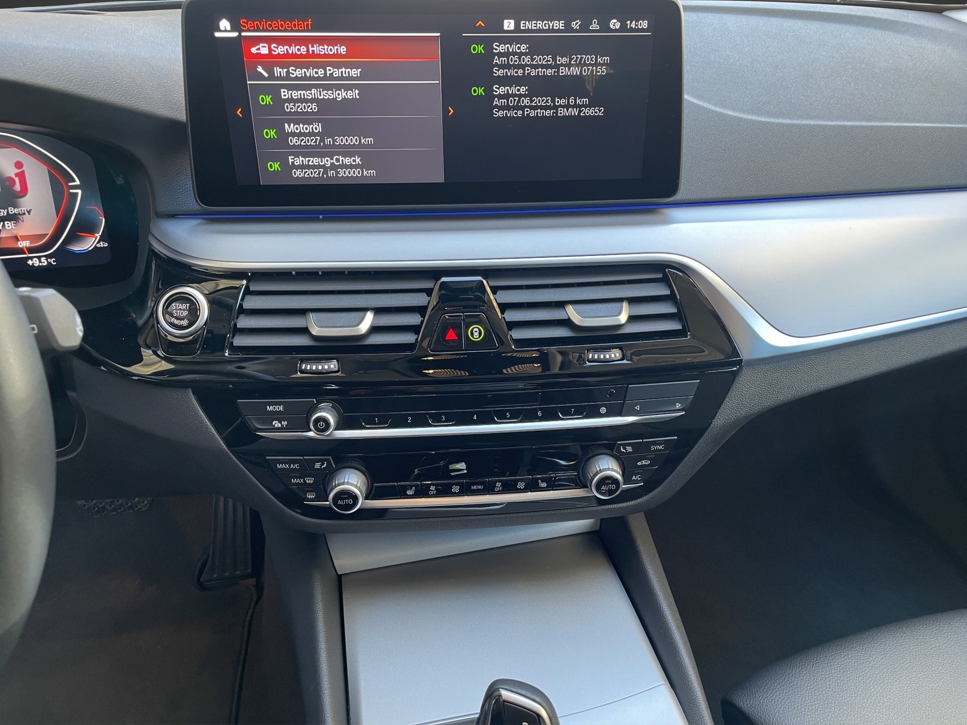 BMW 530d xDrive 48V Touring Steptronic-image-10