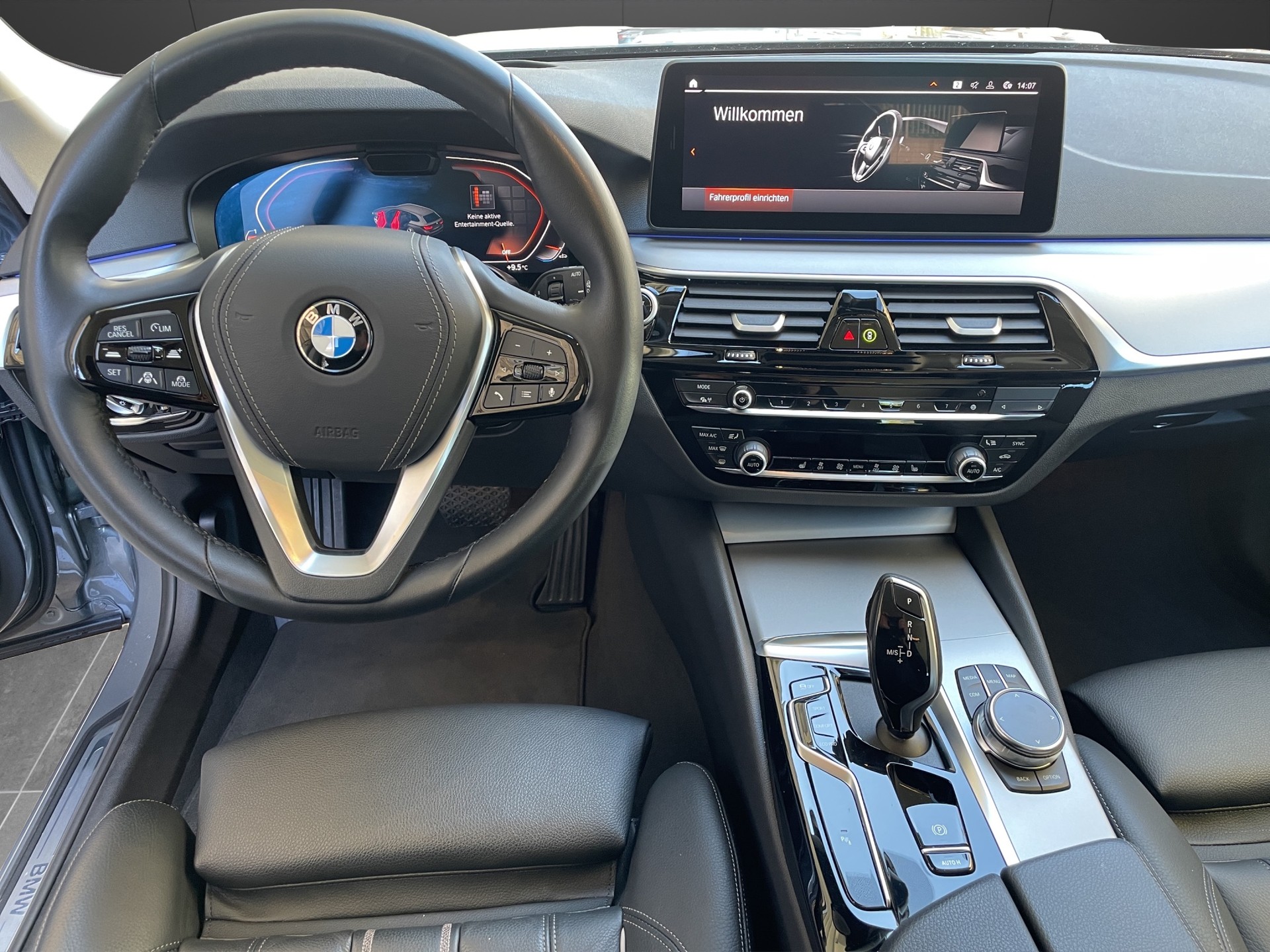 BMW 530d xDrive 48V Touring Steptronic-image-9
