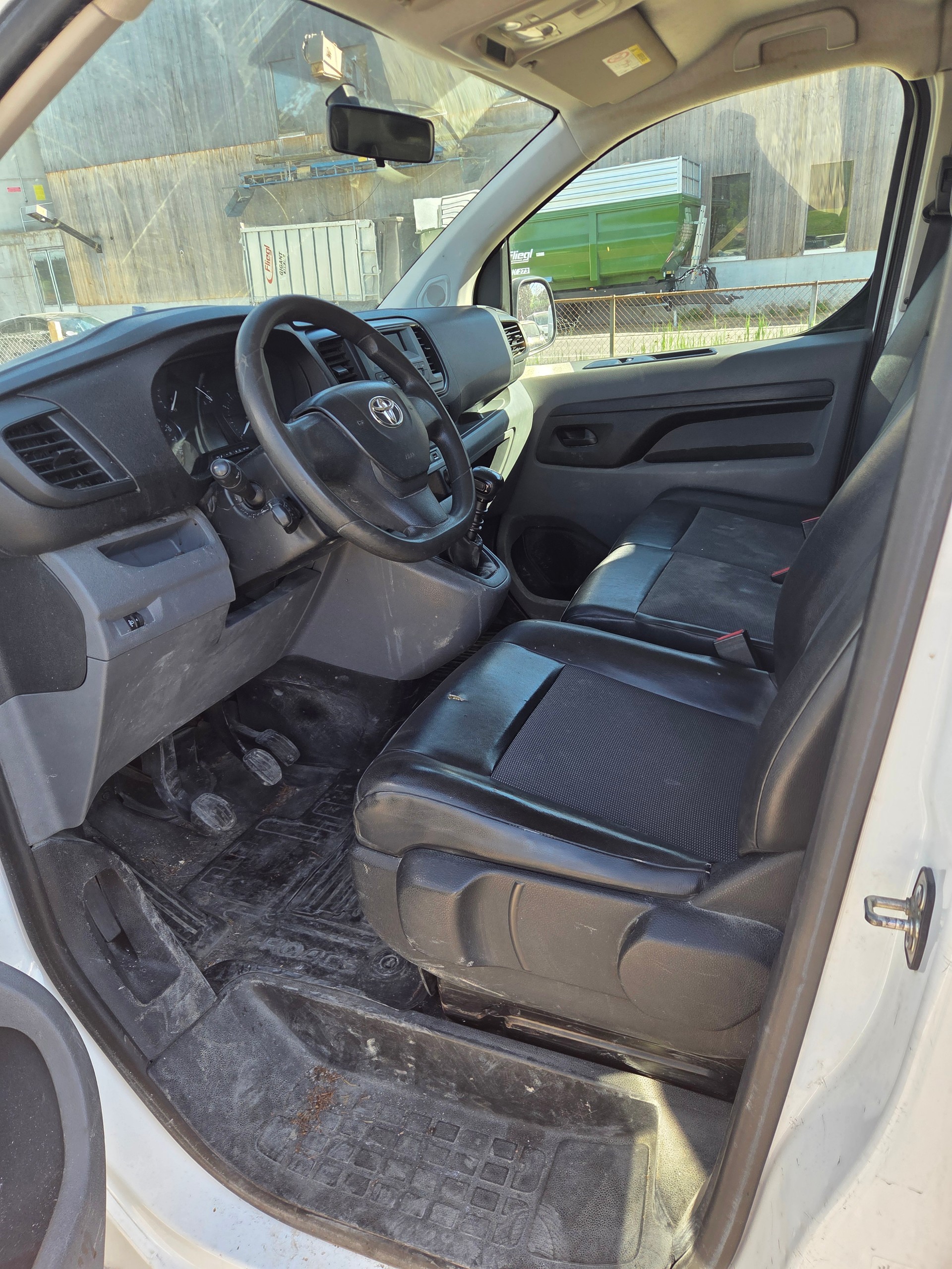 TOYOTA Proace 2.0D Glass Van L1 Luna-image-5
