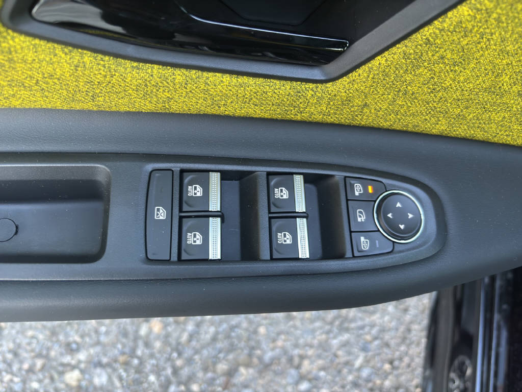RENAULT R5 E-Tech Comfort Range iconic five-image-11