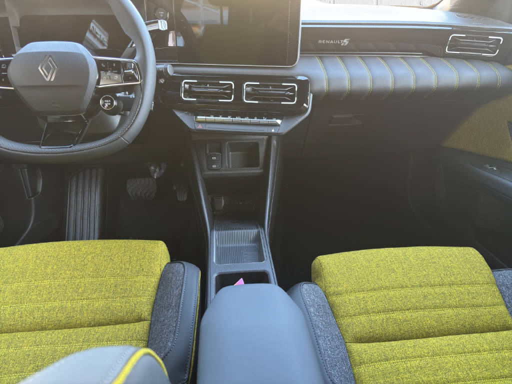 RENAULT R5 E-Tech Comfort Range iconic five-image-8