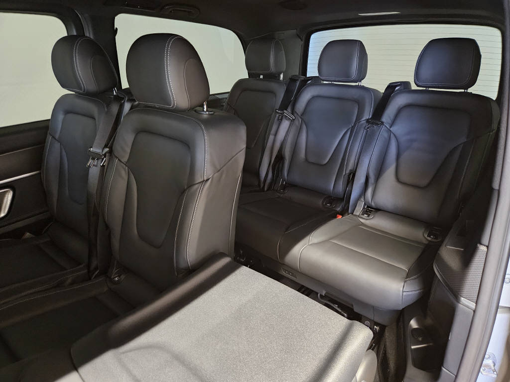 MERCEDES-BENZ V 300 d 4Matic Swiss Edition lang-image-5